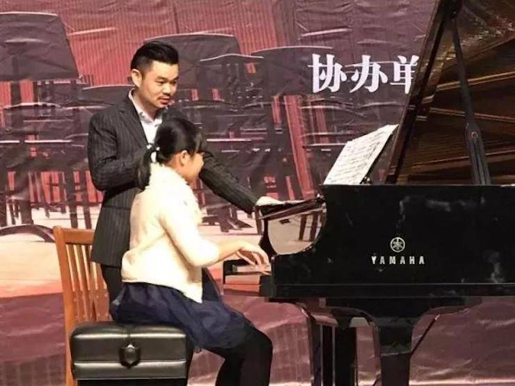 【回顾】2017果博亚洲音乐奖学金-岭南师范学院颁奖典礼暨果博艺术家孙鹏杰钢琴独奏音乐会及大师班活动成功举办