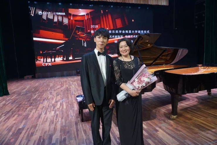 张芳、冯子祥钢琴音乐会