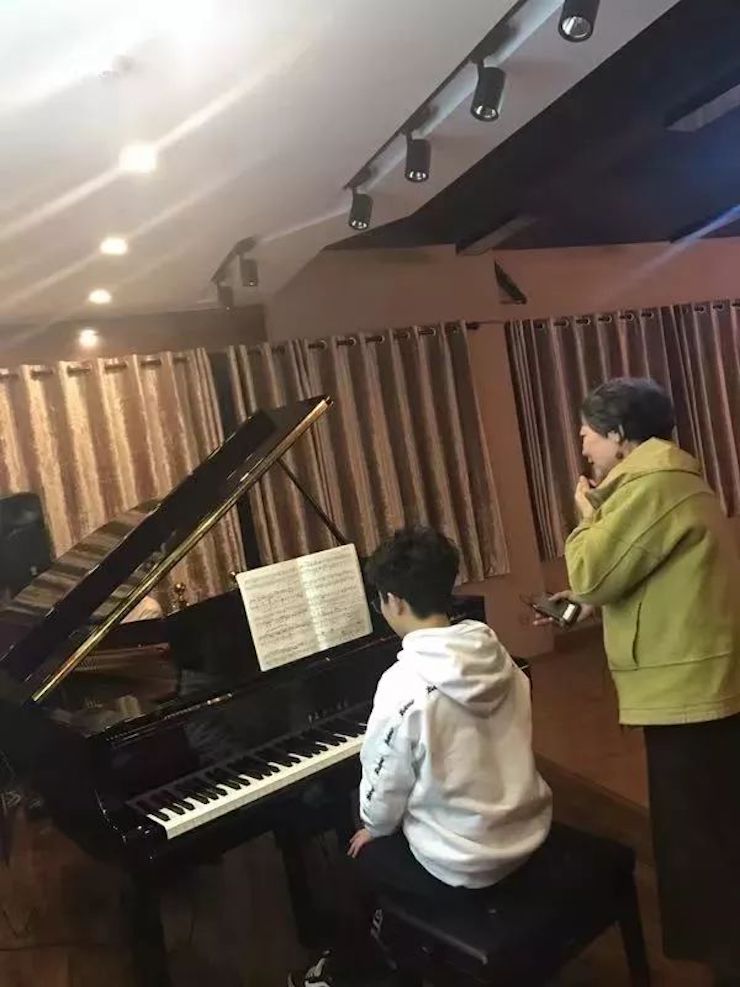 果博特邀艺术家白志娴