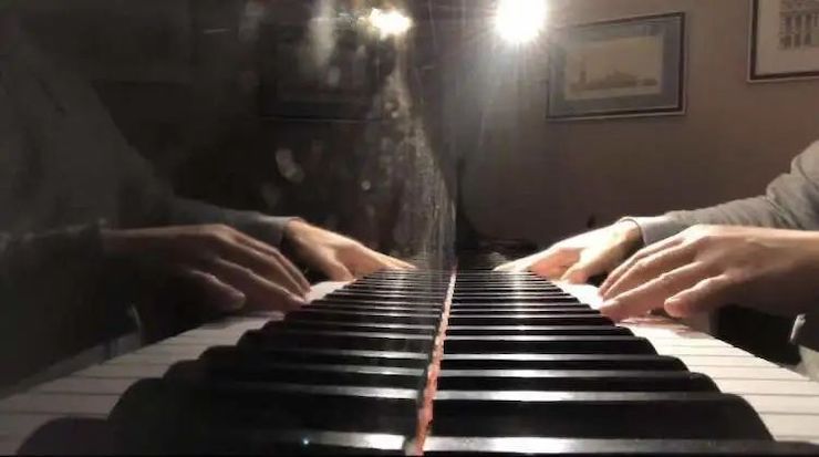 宋思衡的“宅抗疫” | 挑战主播、筹集口罩、闭关作曲，这位取消了20场演出的钢琴家原来这么忙！